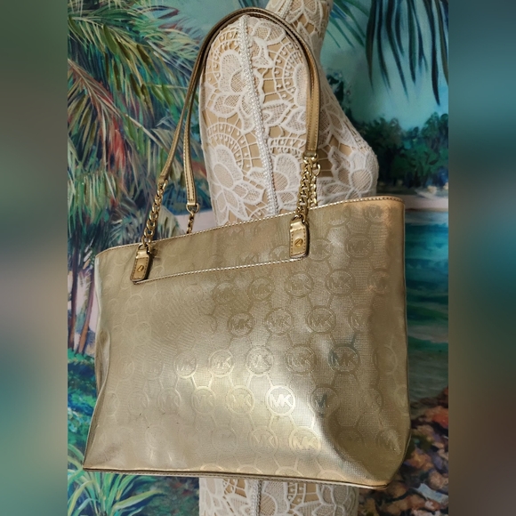 Michael Kors Large Jet Set with Chain strap Gold MK Tote. - Picture 1 of 16